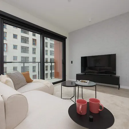 Luxury At Towarowa Towers With Parking And Air Conditioning By Renters Prestige *