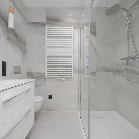 아파트 Luxury At Towarowa Towers With Parking And Air Conditioning By Renters Prestige *