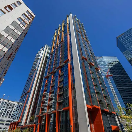 Luxury At Towarowa Towers With Parking And Air Conditioning By Renters Prestige